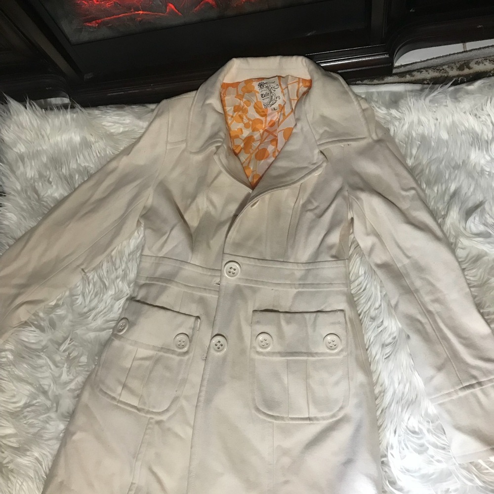 Coat - Picture 3 of 4